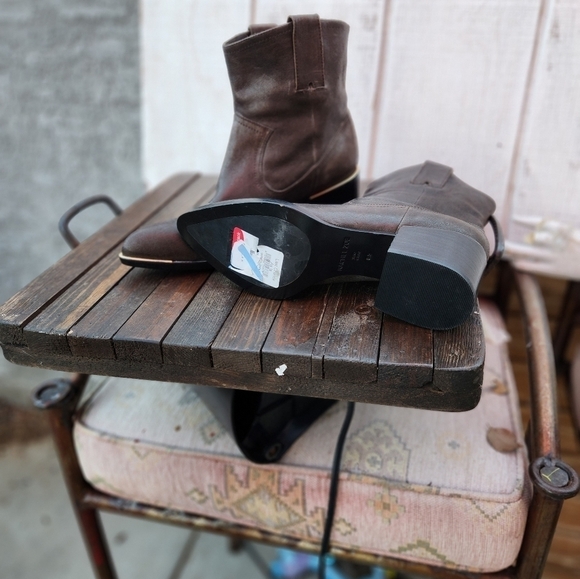 Rachel Zoe‎  Western trend, this city-slick cowgirl bootis cut from calfskin - Picture 5 of 12